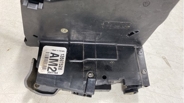 Запор кабины 13597528 GM