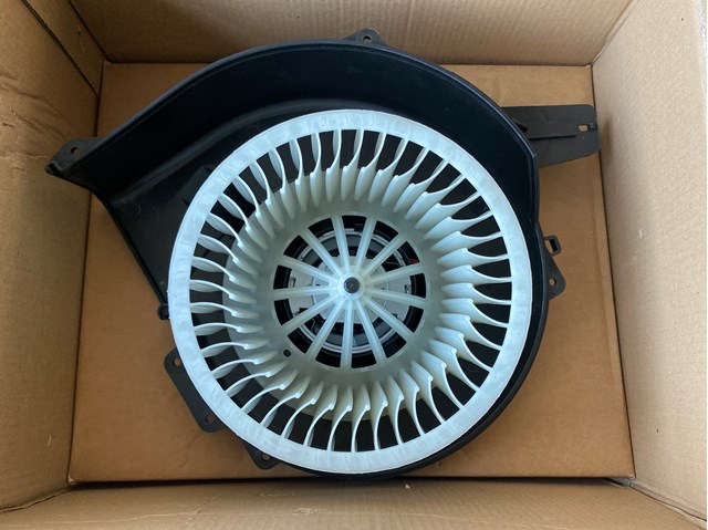 Моторчик печки Шкода Фабия 1