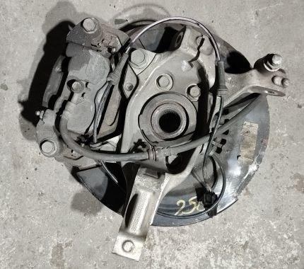 Цапфа поворотного кулака 400153JA1A NISSAN