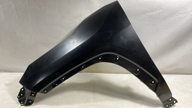 Крыло левое 538120R110 MARKET (OEM)