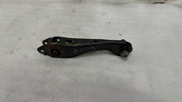 Рычаг задней подвески поперечный, правый 551A03JA0A NISSAN