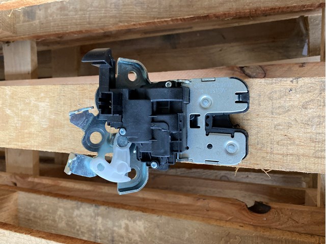 Замок пятой двери 601025032449P 4MAX