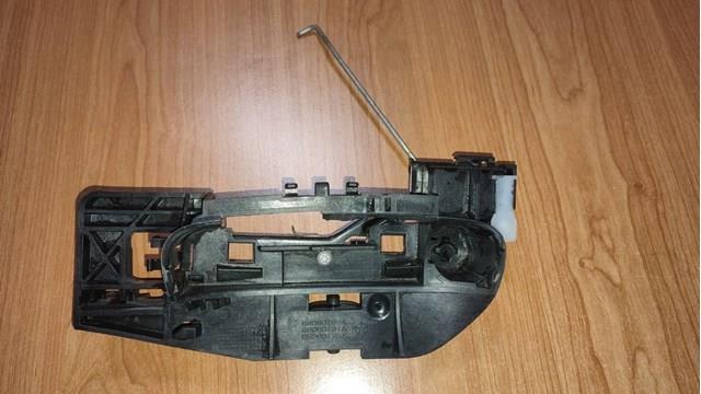 Держатель наружной ручки двери, передней левой 68066175AH CHRYSLER