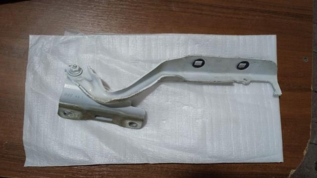 Петля капота, левая 68082131AA CHRYSLER