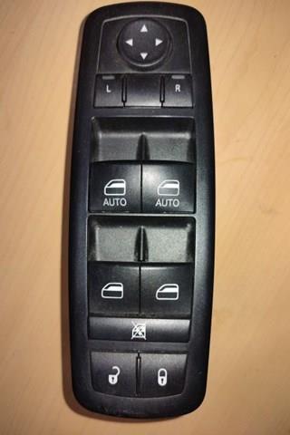 Кнопки переднего правого стекло подъемника 68184802AA CHRYSLER
