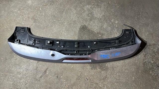 Спойлер задней двери 68217495AA CHRYSLER
