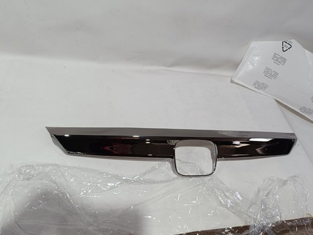 Накладка решетки радиатора 71122TVAF10 MARKET (OEM)