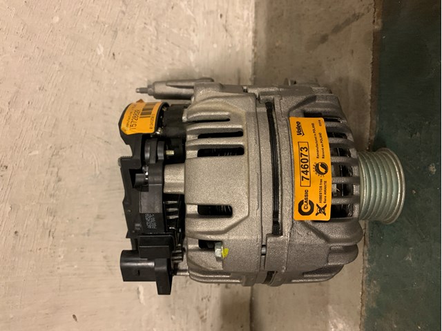 Автомобильный генератор 746073 VALEO