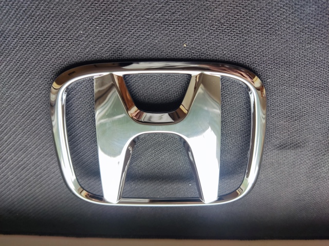 Эмблема на решетку радиатора 75700TBAA00 HONDA