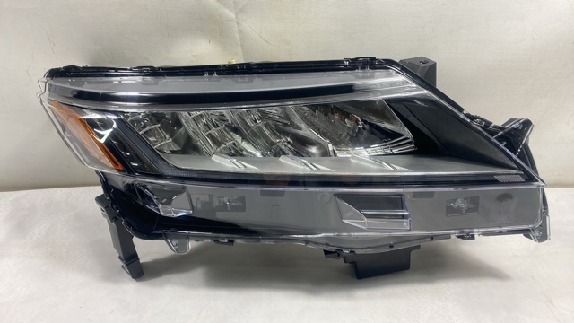 Правая блок фара 8301D482 MARKET (OEM)