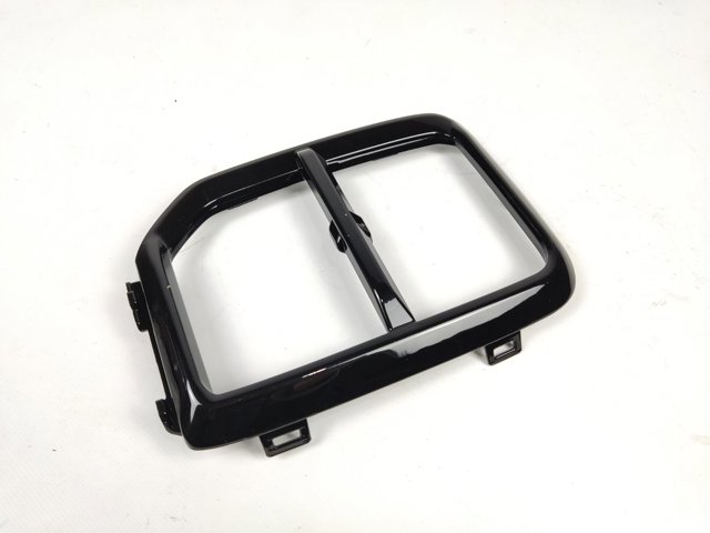 Окантовка противотуманки 8315A087XA MARKET (OEM)
