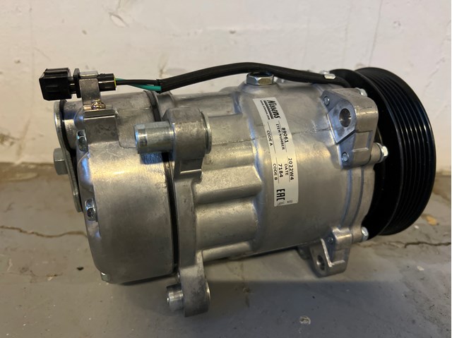Компрессор системы кондиционирования Volkswagen Transporter T4