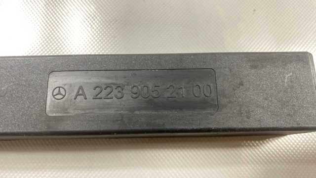 MERCEDES A2239052100 Антенна замка двери в наличии Николаев