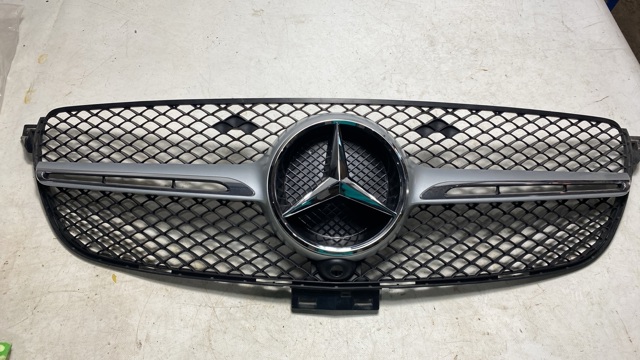 Облицовка радиатора A2928880060 MERCEDES