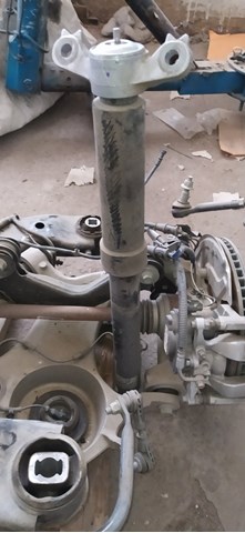 Рычаг задней подвески нижний, правый LB5Z5500A FORD