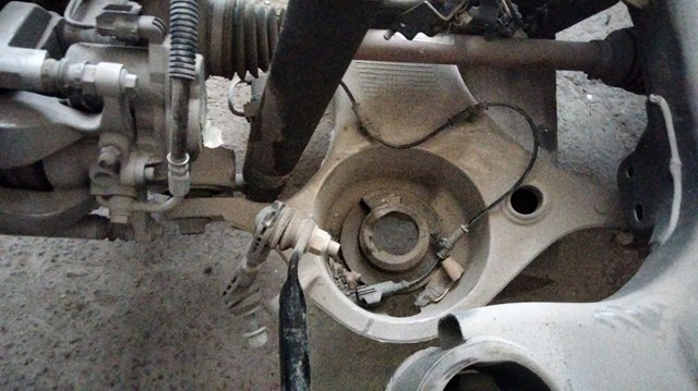 Балансир задний нижний, левый LB5Z5500B FORD