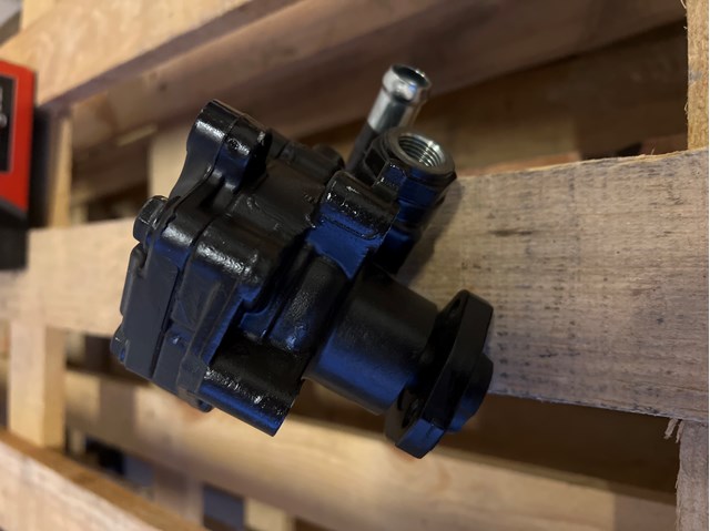 Насос гидроусилителя механизма рулевого управления MGP2137 MAXGEAR