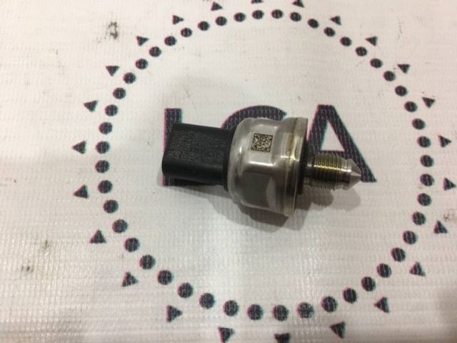 Датчик давления топлива 06L906054E VAG