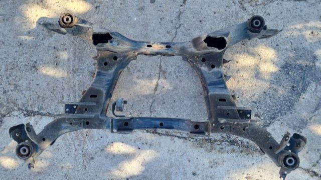 Поперечина задней подвески 20152SG011 SUBARU