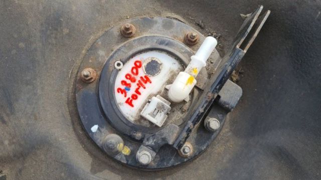 Датчик уровня топлива в баке, правый 42081FJ000 SUBARU