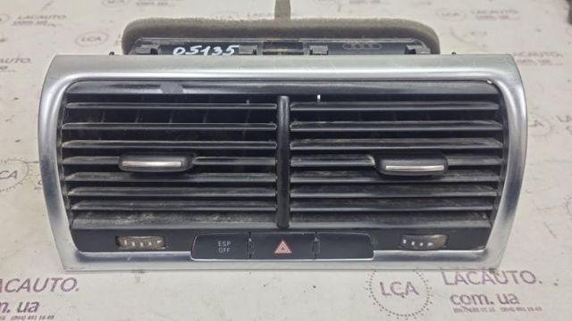 Решетка вентиляции салона на "торпедо" 4L0820951P3Q7 VAG