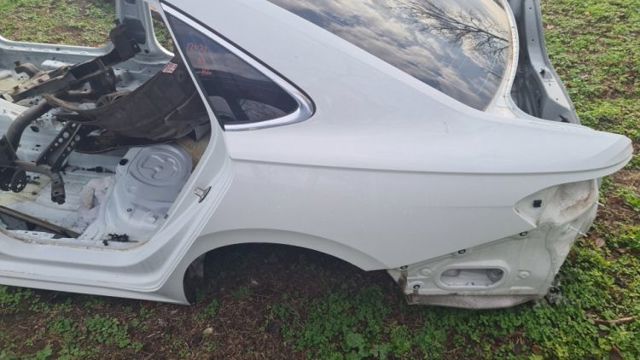 Крыло заднее левое 561809843A VAG