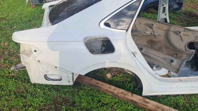 Крыло правое заднее 561809844A VAG