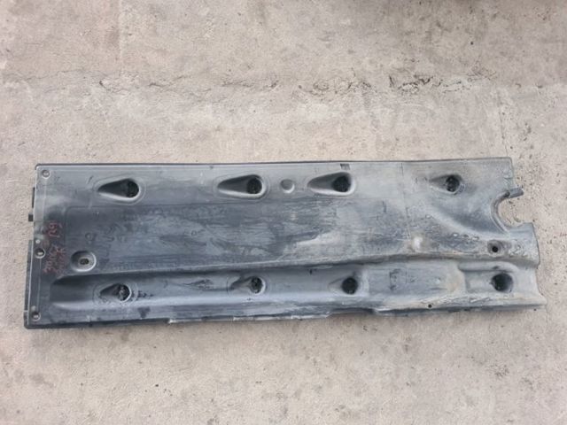 Защита днища, правая 561825202D VAG