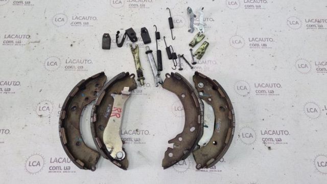 Колодки тормозные задние, барабанные 58350F2A00 HYUNDAI