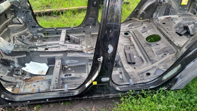 Стойка центральная, левая 6131247040 TOYOTA