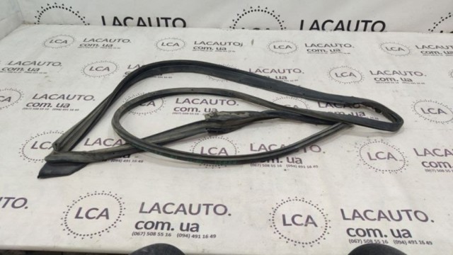 TOYOTA 6786253030 Уплотнитель двери передней левой (на двери) в наличии Каменское