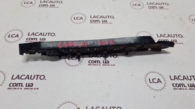 Кронштейн бампера переднего, правый 68103180AC CHRYSLER