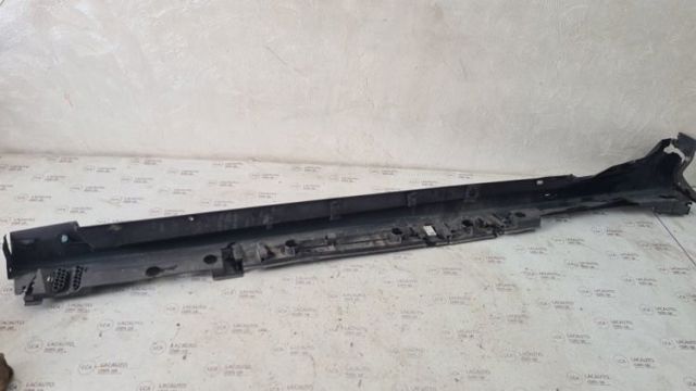 Накладка (молдинг) порога наружная правая 7585047910 TOYOTA