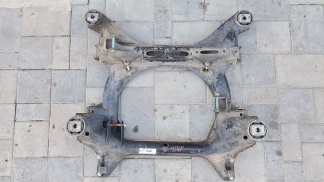 Крабобалка передней подвески 7L0499030T VAG