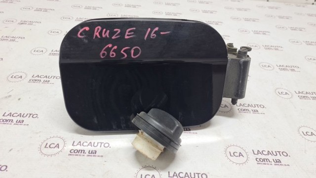 Корпус заливной горловины топливного бака 84152932 GM