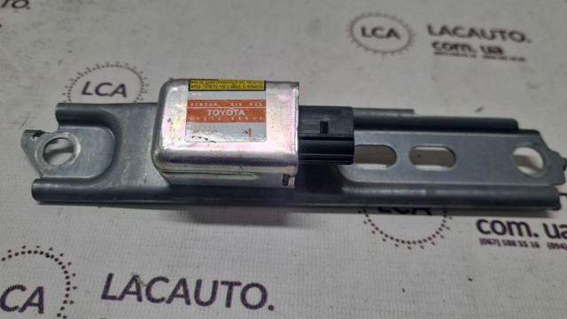 Датчик Эйрбэг передний 8983048020 TOYOTA