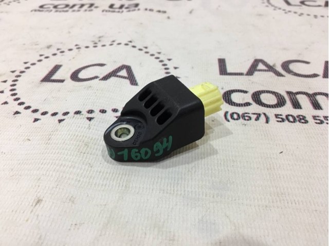 Датчик Эйрбэг передний 8983133050 TOYOTA