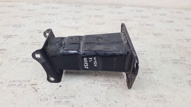 Кронштейн усилителя переднего бампера A1646201931 MERCEDES