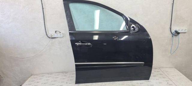 Пассажирская передняя дверь A1647200205 MERCEDES