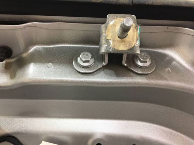 Петля багажника FT4Z5842900B FORD