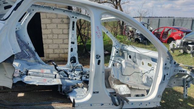 Кузовщина LJ6Z78211A10A FORD