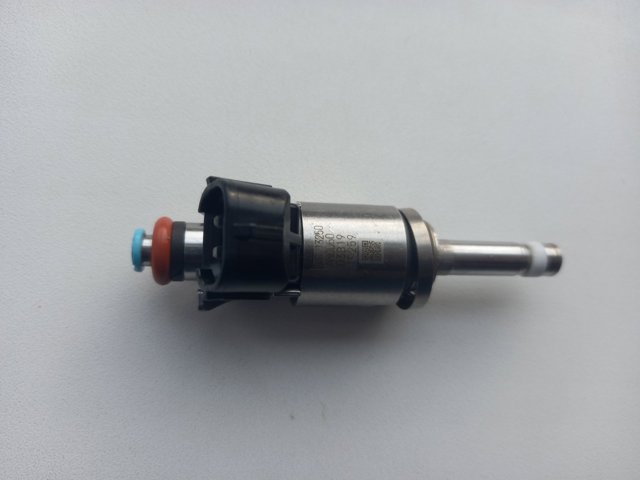 MAZDA P51013250 Топливные форсунки в наличии Николаев