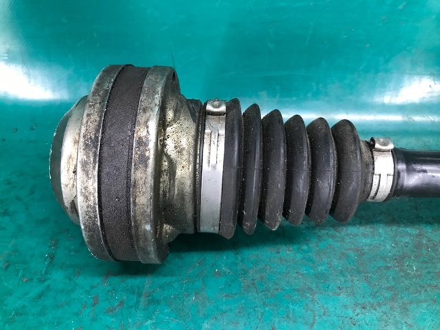 3C8407271 Полуось (привод) передняя левая купить Каменское