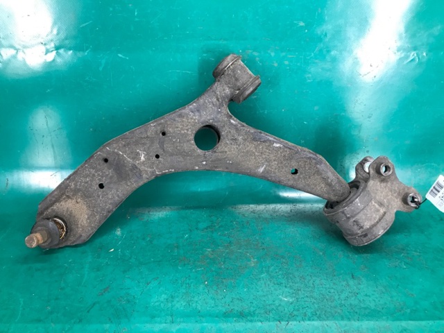 MAZDA B32H34350C Рычаг передней подвески левый в наличии Ирпень