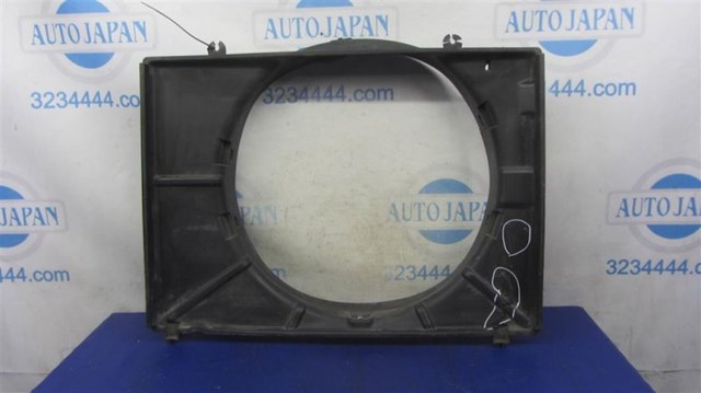 Диффузор вентилятора основного радиатора mitsubishi pajero 99-06 MR404898