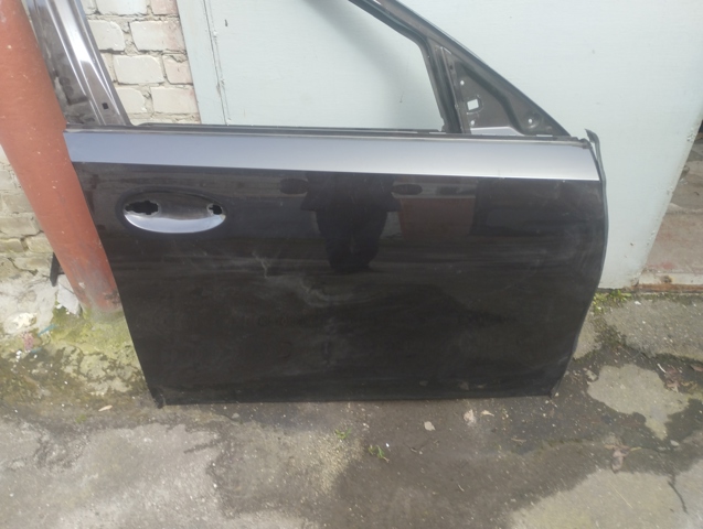 Пассажирская передняя дверь 41518738552 BMW