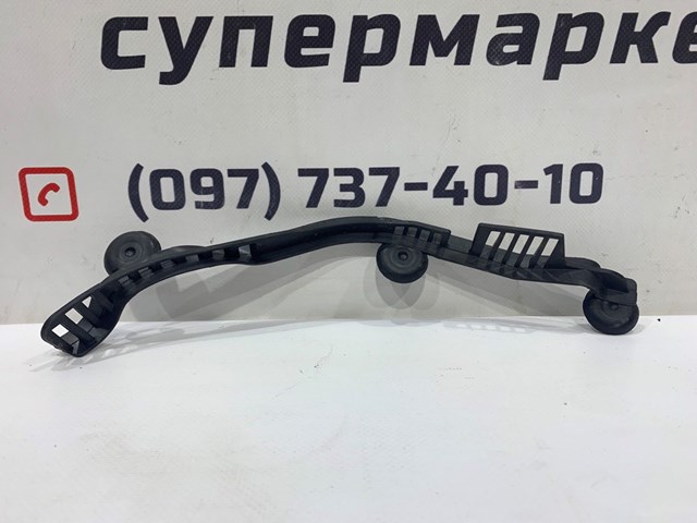 51717402082 BMW Уплотнитель капота купить в Житомир