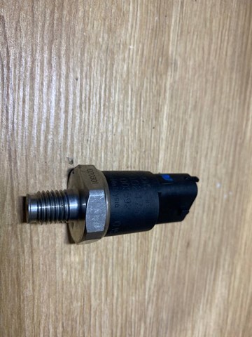 BOSCH 0281002475 Датчик давления топлива в наличии Кривой Рог