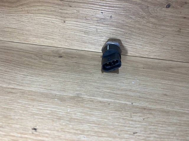 BOSCH 0281002475 Датчик давления топлива в наличии Винница