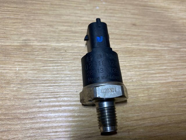 0281002475 Датчик давления топлива купить Львов